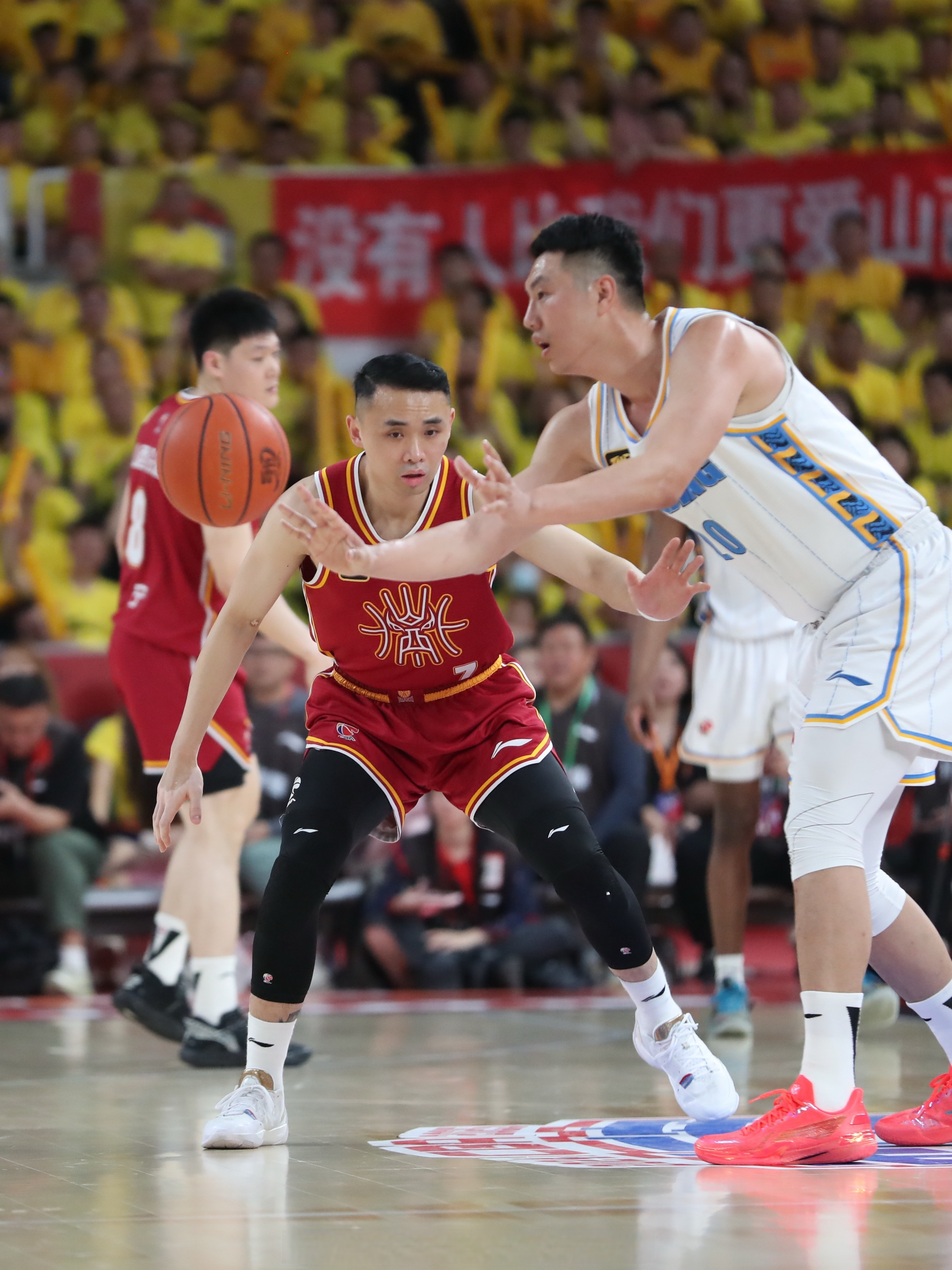 开云体育在线-山西队翻盘雷霆，陶汉林扛起全队