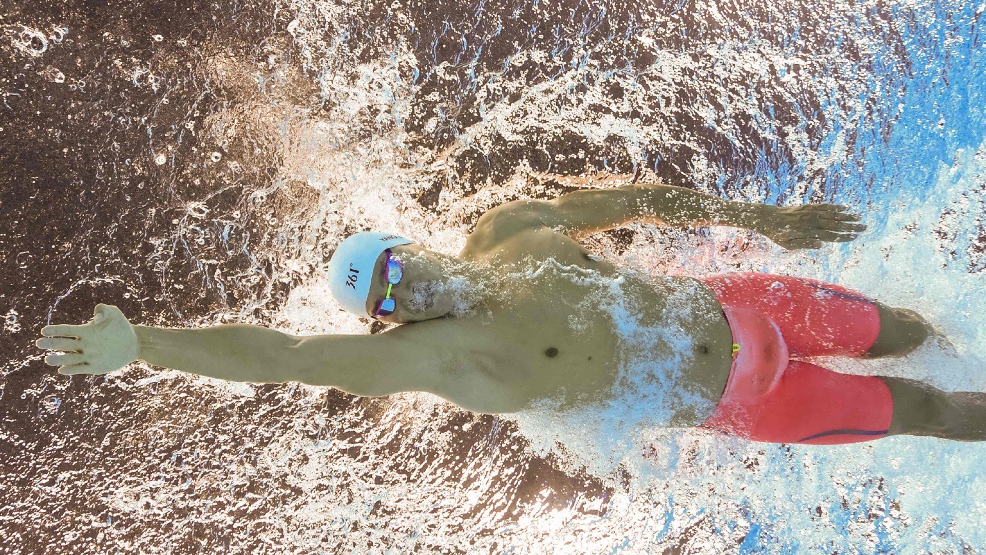 戈贝尔禁区翻江倒海，猛龙一鼓作气擒广厦晋级